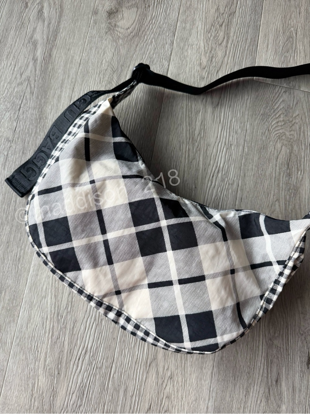 Baggu Mixed Plaid Crescent Purse Black White Cream Medium